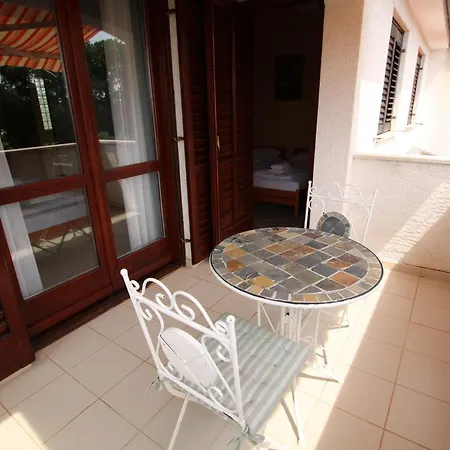 Viktoria - Hr-11041-01 By Interhome Poreč